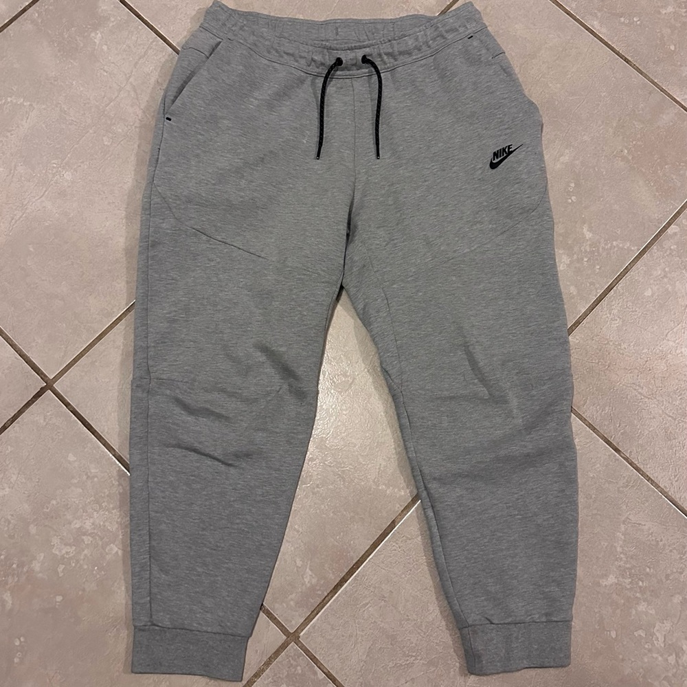 Nike Tech Fleece Pants Joggers Size Large - Grey